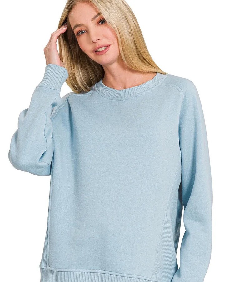 Cozy never looked so good! 

This Zenana Fleece Round Neck Sweatshirt is your new go-to for warmth and style. With its soft fleece and sporty raglan sleeves, it’s perfect for those casual days out or lounging at home. 

Snag yours now! 
https://daverrifashions.com/products/zenana-fleece-round-neck-ribbed-side-raglan-sweatshirt 

#FallFashion #CozyVibes #Zenana #SweatshirtStyle #ChicAndCasual