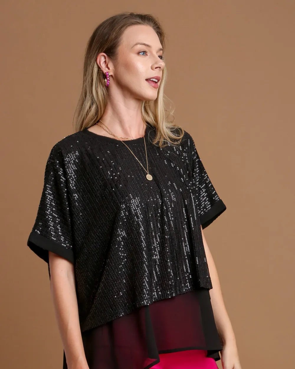 Sparkle like you mean it! ✨ 

The Umgee Sequin Half Sleeve Layered Blouse is your go-to for turning heads at any event. With its dazzling sequins and stylish layers, you'll feel fabulous and confident, whether you're at a party or a festive gathering. 

Pair it with your favorite pants or skirts to showcase your unique style!

https://daverrifashions.com/products/umgee-sequin-half-sleeve-layered-blouse

#FashionGoals #SequinStyle #UmgeeUSA #PartyReady #FallFashion
