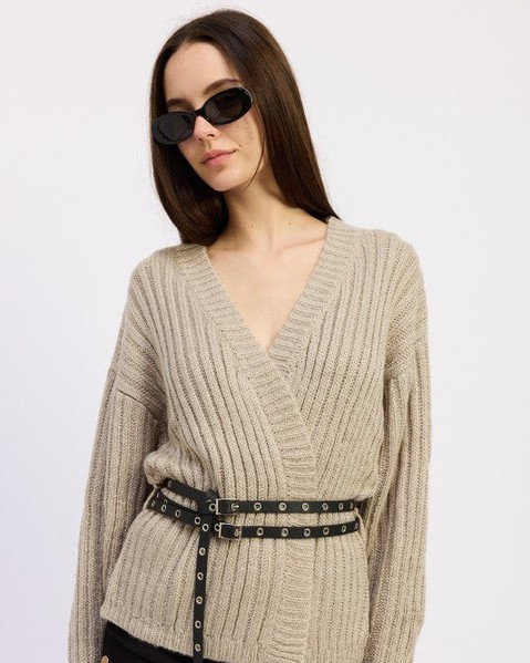 Cozy up in style! 🌟 

Our Wrapped Cardigan with Belt is the perfect layering piece for those chilly days. Made from soft acrylic, it wraps you in warmth while keeping your look effortlessly chic. 

Snag yours now and embrace the fall vibes! 

https://daverrifashions.com/products/wrapped-cardigan-with-belt

#FallFashion #CardiganLove #CozyStyle #WinterReady #FashionFinds