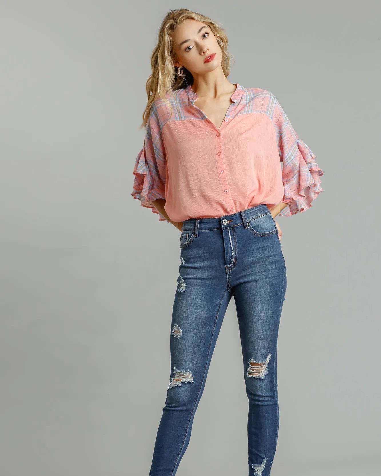 Distressed jeans that redefine cool? Yes, please! 

These Umgee Distressed Skinny Jeans are your new go-to for effortless style. With a high-waisted fit and comfy stretch denim, they hug your curves while keeping you comfy all day. Perfect for pairing with heels or sneakers! 

https://daverrifashions.com/products/umgee-distressed-skinny-jeans-with-pockets 

#FallFashion #SkinnyJeans #StreetStyle #UmgeeUSA #DenimLove