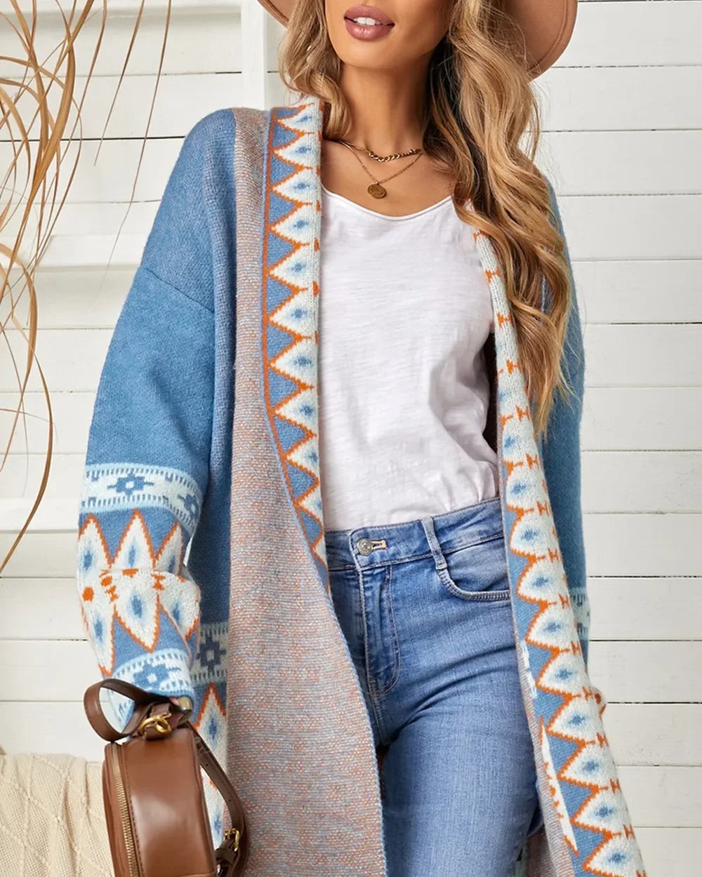Who knew comfort could look this chic? 

Our Geometric Open Front Long Sleeve Cardigan combines style and coziness effortlessly. Perfect for layering, it adds a touch of sophistication to any outfit while keeping you warm. 

Snag yours now! 
https://daverrifashions.com/products/geometric-open-front-long-sleeve-cardigan 

#FallFashion #CardiganStyle #CozyChic #FashionFinds #SYNZ