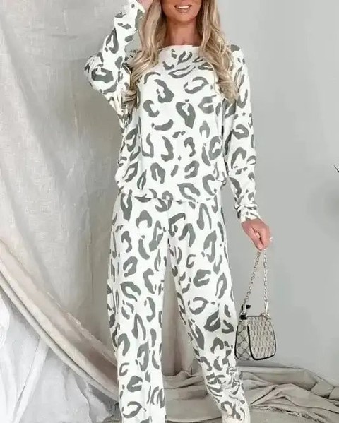 Did you know that leopard print can be both chic and cozy? 

Meet your new go-to for lounging: the Beige Leopard Print Long Sleeve Lounge Set. 

Crafted from a high-stretch blend, this set embraces your curves while keeping you comfy. The subtle print makes it perfect for relaxing at home or stepping out in style.

Transform your downtime into a fashion statement—because who says loungewear can’t be fabulous? 

Now at £32.41! 

Shop here: 

#Loungewear #FashionFitz #LeopardPrint #HomeStyle #ChicAndCozy