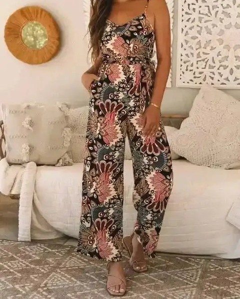 Your silhouette deserves a moment to shine. This luxe floral belted jumpsuit combines bold paisley print with a perfectly defined waist and flowing wide legs—creating an effortlessly elegant look that takes you from holiday celebrations to summer occasions with ease.

#BohoJumpsuit #FlouralFashion #WideLegsStyle #ElegantOnepiece #SummerLook