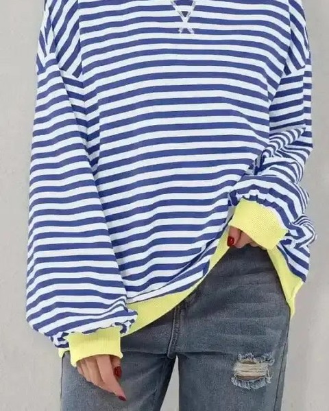 Comfort meets chic with the Bold Trim Boxy Sweatshirt! 

This cozy piece brings a playful twist to your wardrobe, featuring a relaxed fit and eye-catching trim. Whether you're out and about or lounging at home, it’s the perfect blend of style and comfort. 

 

#FashionEssentials #CasualStyle #FallFashion #Streetwear #ComfortWear