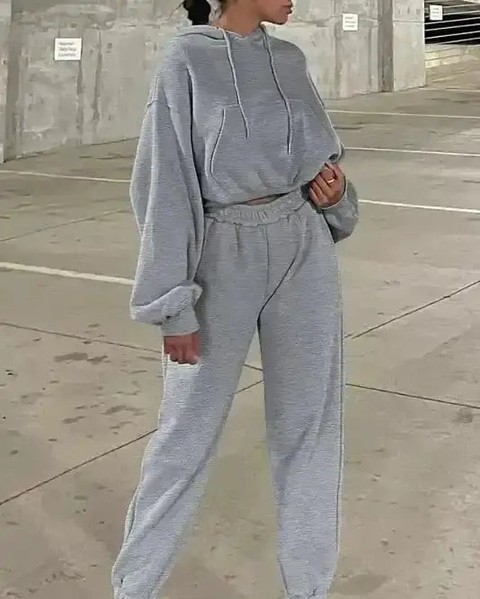 Who said comfy can’t be chic? 

This Grey Drop-Shoulder Hoodie & Joggers Set is the ultimate blend of style and ease. 

Whether you’re hitting the gym, taking a walk, or lounging at home, this versatile set has got you covered. 

Crafted from a cozy 50% cotton and 50% polyester mix, its relaxed design ensures you stay comfy without sacrificing flair. 

Available in sizes S to 2XL, it’s time to redefine your activewear collection. 

Only for £49.44, it’s a steal! 

 

#Activewear #CasualStyle #Fashionfitz #ComfortMeetsStyle #TrendyLooks