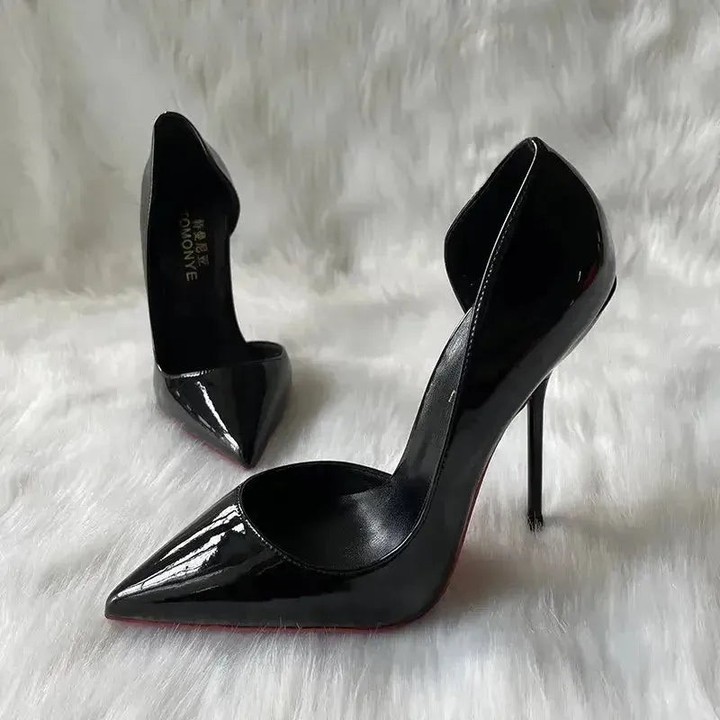 Dare to stand out? ✨

Our Ultra Thin 12cm Stiletto Heel Pumps are designed for the bold. With a striking silhouette and a needle-thin heel, these pumps transform your posture and presence, making every entrance unforgettable. 

Available in sleek black or vibrant green. 

 

#StilettoHeels #FashionForward #HighHeels #StatementShoes #ElevateYourStyle