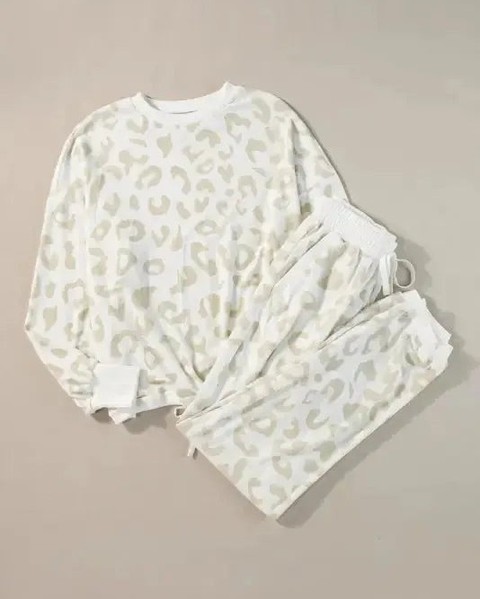 Who says lounging can't be chic? 😍 

Meet the White Leopard Pullover and Drawstring Pants Lounge Set, where comfort meets sophistication. 

Crafted from soft, breathable fabric, this trendy set is perfect for cozy evenings or casual outings. The stylish white leopard print adds a touch of wild elegance, while the adjustable drawstrings ensure a personalized fit.

Transform your downtime into a fashion statement! 

Now at £39.89. 
Shop here: 

#LoungewearGoals #Fashionfitz #LeopardPrintLove #ComfortInStyle #ChicAndCozy