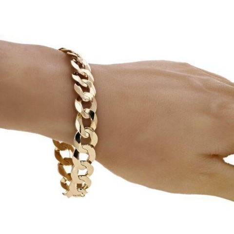 Crafted from 10k yellow gold, this Flat Cuban Link Chain Bracelet combines elegance with durability. We ensure each piece is handmade and inspected for perfection. Join us in making a difference as a portion of proceeds supports charitable causes. Own a timeless piece today: https://ssdlr.shop/l/7a5746df #10kGoldBracelets #MensJewelry #RealGold #LuxuryJewelry #Handmade
