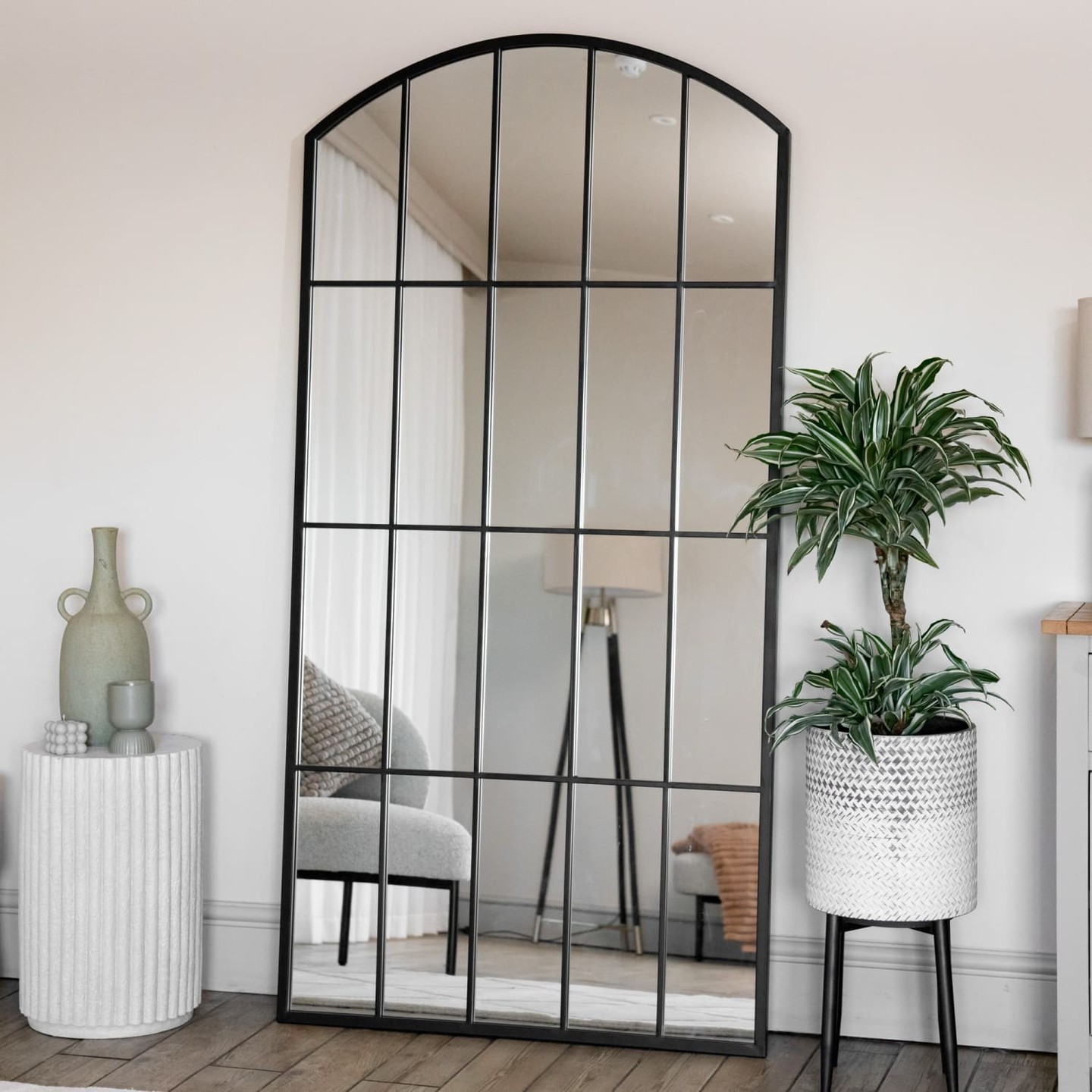 Mirror, mirror on the wall—can your reflection really transform a room? 

Meet the Tomi Full Length Black Metal Arched Lattice Window Mirror. 

This beauty doesn’t just hang on the wall; it brings light, depth, and elegance into your space. 

With a stunning arched design and refined black metal frame, this mirror creates an open, airy vibe you'll love. 

Expertly crafted, it’s the chic touch that ties your home together, creating that high-end finish you’ve always wanted. 

Available now for £339.95. 

https://jobuhome.com/products/tomi-full-length-black-metal-arched-lattice-window-mirror-180cm-x

#HomeDecor #Mirrors #InteriorDesign #JōbūHome #ChicStyle