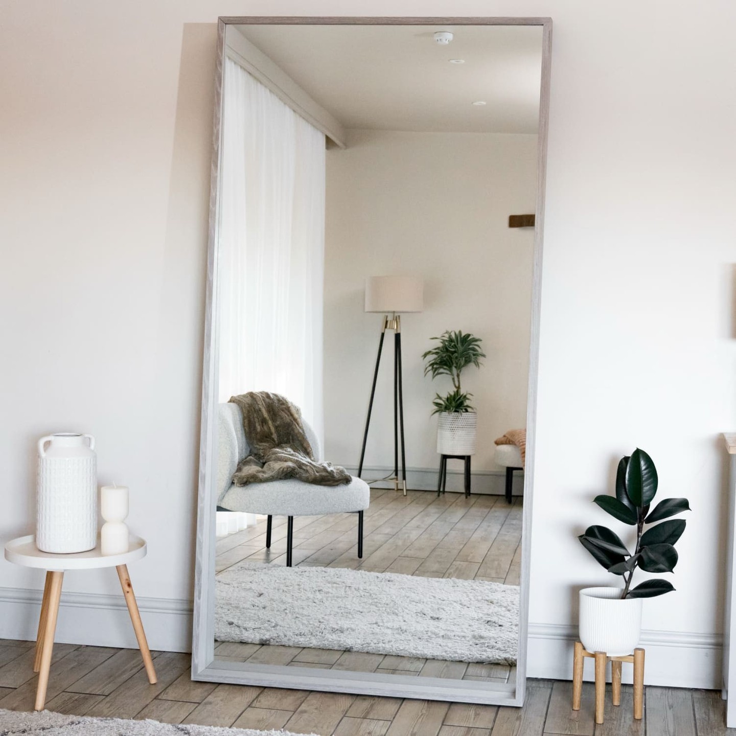 Did you know that a mirror can transform your entire room vibe? 

Meet the Hanaka Full Length Grey Oak Mirror—an elegant statement piece that adds depth and style to any space. 

Whether it’s your bedroom, living room, or hallway, this stunning mirror not only reflects your beauty but also elevates your interior decor with its sleek, grey oak finish. 

Embrace sophistication and functionality combined. 

Available now for £399.95. 

Check it out: https://jobuhome.com/products/hanaka-full-length-grey-oak-rectangle-mirror-200cm-x-100cm 

#HomeDecor #InteriorDesign #Mirrors #StylishLiving #JōbūHome