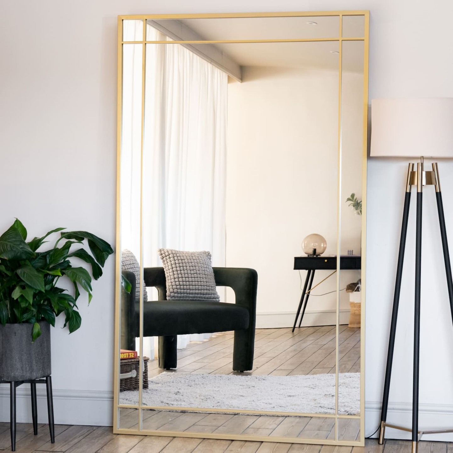 Ever wondered how a single piece can transform your entire space? 

Meet the Aimi Gold Metal Leaner Window Mirror. 

This stunning full-length mirror isn’t just about reflection; it’s a conversation starter that adds sophistication and depth to any room. 

At a generous 180cm by 105cm, it effortlessly leans against your wall, flooding your space with light and an airy feel. 

Luxury and modern design come together beautifully at just £339.95. 

Your walls deserve this touch of elegance! 

Shop now: https://jobuhome.com/products/aimi-full-length-gold-metal-rectangle-window-mirror-180cm-x-105cm 

#HomeDecor #InteriorDesign #AimiMirror #LuxuryLiving #StatementPiece
