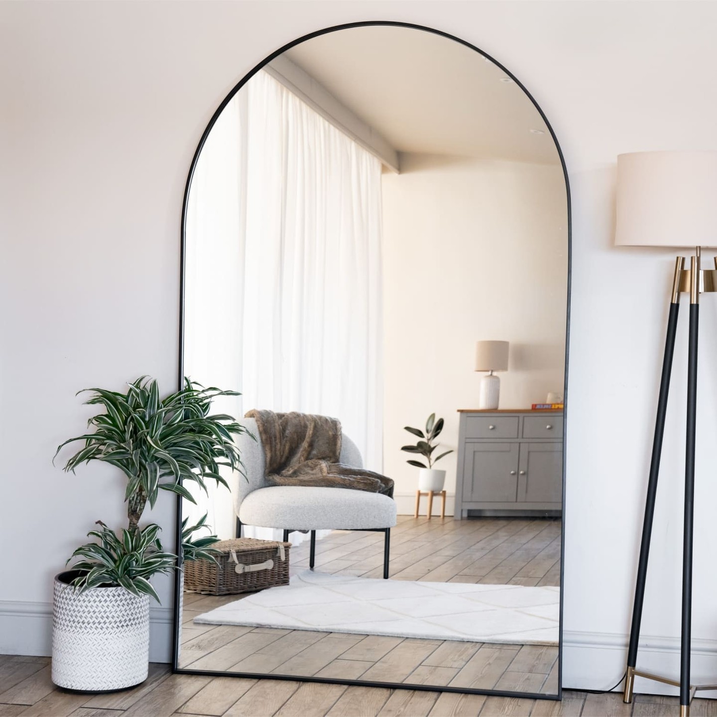 78% of interior designers recommend oversized mirrors to amplify natural light and make spaces feel bigger.

The Akiko arched mirror does exactly that. At 200x120cm with a sleek matte black frame, it's a statement piece that transforms any room—from hallways to bedrooms to home gyms.

That architectural elegance? It's built in. Clean lines, premium materials, and a design that just works.

Available now for £399.95

https://jobuhome.com/products/akiko-full-length-black-metal-arched-mirror-200cm-x-120cm

#ArchiTecture #StatementMirror #InteriorDesign #HomeStyle #ModernLiving