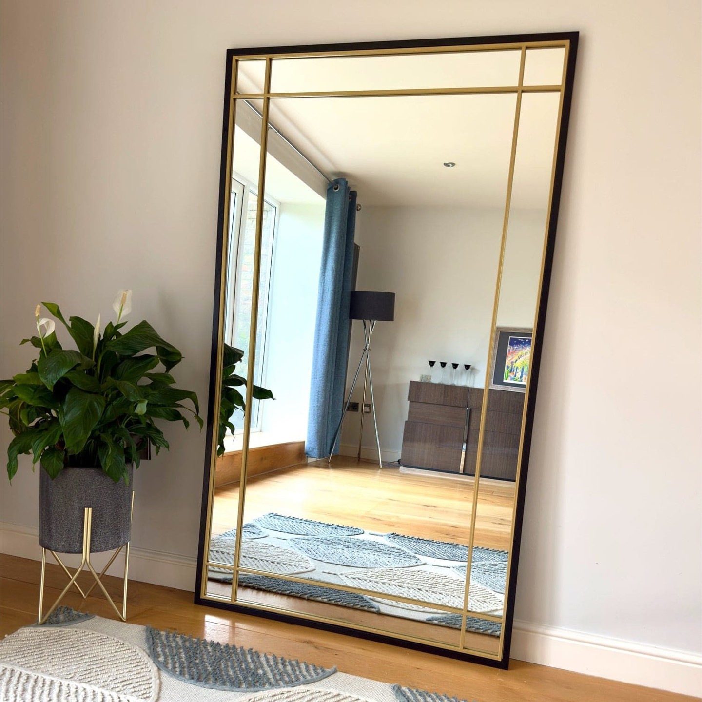 Your space deserves a mirror that's more than functional—it's a showstopper.

The Aimi Black & Gold Metal Leaner Mirror transforms any room into a luxe retreat. At 180cm x 105cm, it's the perfect full-length statement piece with hand-welded detailing and that perfect blend of bold black and elegant gold.

Lean it against your bedroom wall, dressing area, or anywhere you want to add instant depth and sophistication. Available now for £339.95.

https://jobuhome.com/products/aimi-full-length-black-gold-metal-rectangle-window-mirror-180cm-x

#StatementMirror #HomeDecor #InteriorStyle #LuxuryLiving #BedroomInspo