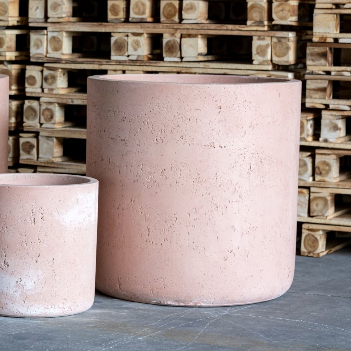 Ever thought a planter could be a work of art? 🌿

Meet the Aurella Blushstone – a stunning 100cm XXL Concrete Cylinder Planter that transforms any space into a lush oasis. 

Ideal for trees and architectural shrubs, this beauty isn't just about looks. 

Crafted from high-quality pigmented concrete, it promises both durability and stunning aesthetics. 

Make a bold statement at your entrance or garden with a piece that blends seamlessly into any design.

Available now for £1,299.95 
https://jobuhome.com/products/aurella-blushstone-xxl-concrete-cylinder-planter-for-trees-621l

#GardenGoals #PlanterPerfection #HomeDecor #OutdoorLiving #InteriorDesign