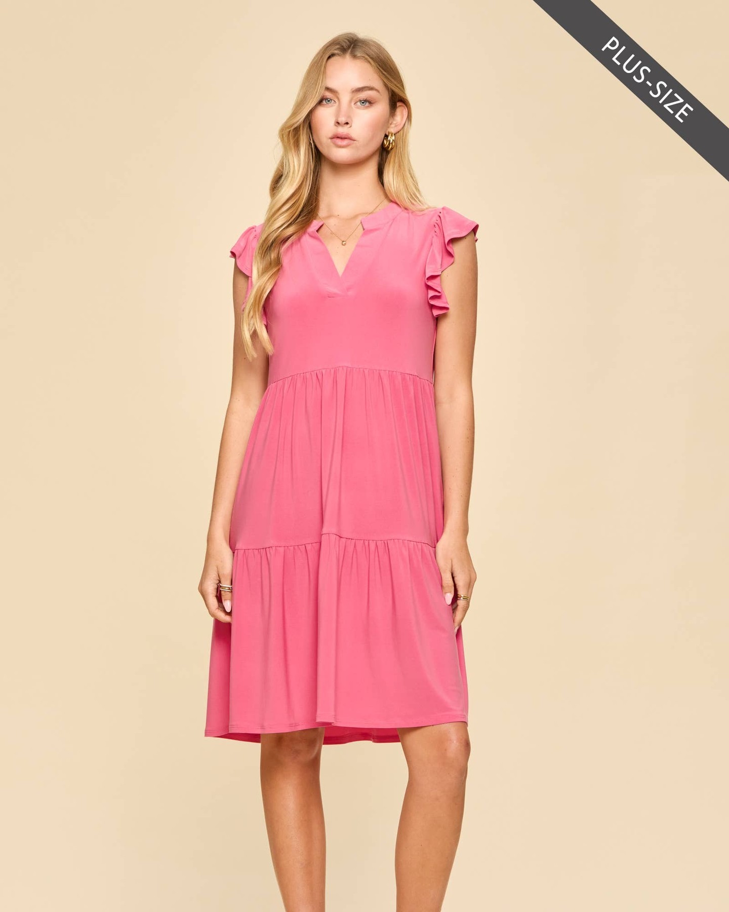 Who says comfort can't be chic? 

The Lizzy Forever Dress is your go-to for Mother’s Day and all those spring celebrations! With flutter sleeves and a tiered silhouette, it flatters every curve while keeping you wrinkle-free. 

Grab yours now! 
https://shopalexlayne.com/products/plus-size-flutter-sleeve-tiered-forever-dress-pink-glow-xl 

#CurvyFashion #SpringStyle #Dresses #SummerCollection