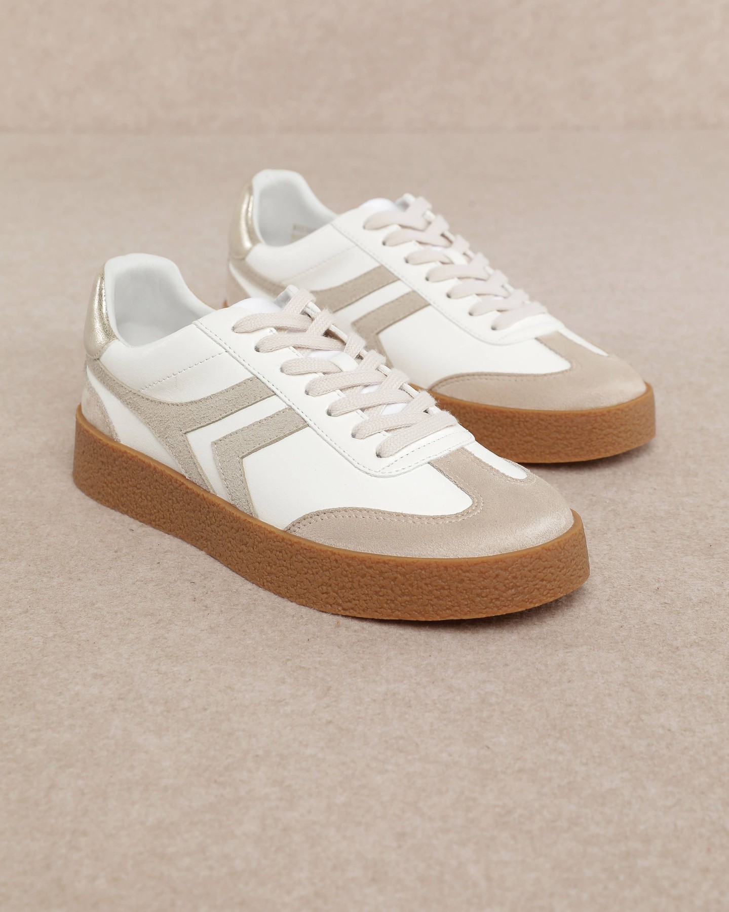 Vintage vibes meet modern comfort! 

The Nova Beige Sneaker is your new go-to for all-day wear. With its chic lace-up design and cushioned sole, you’ll step out in style and comfort. Perfect for any outfit, it’s time to elevate your sneaker game! 

https://shopalexlayne.com/products/nova-beige 

#SneakerStyle #ComfortInEveryStep #VintageVibes