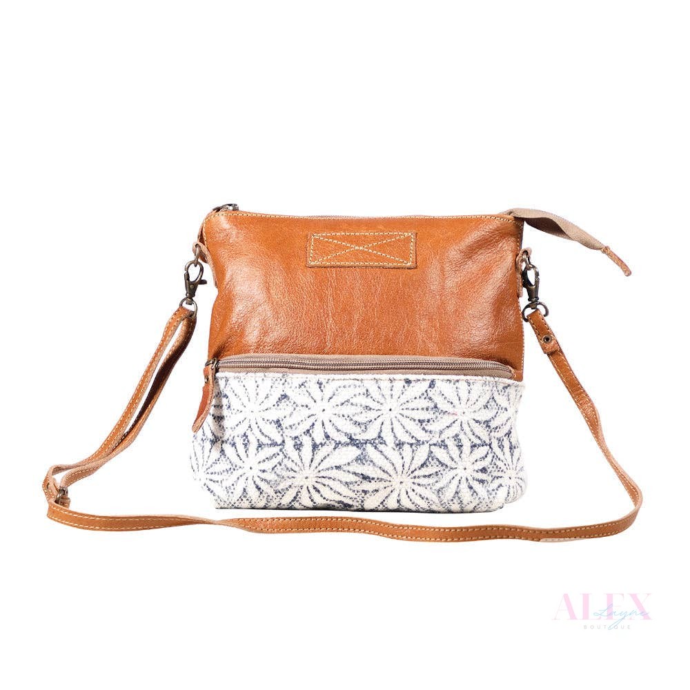 Who knew sustainability could look this chic? 🌍✨

Meet the Itsy Bitsy Small & Crossbody Bag—where elegance meets eco-conscious design. With its unique blend of upcycled materials, this bag not only elevates your style but also supports a greener planet. 

Perfect for busy days or casual outings, it’s the stylish companion you didn’t know you needed!

https://jkp9ebda40wrb30c-56107663554.shopifypreview.com/products_preview?preview_key=a198d25835bbe23fa1de7575c5844b5d

#SustainableFashion #EcoChic #CrossbodyBag #RINNRIVER #NewArrivals
