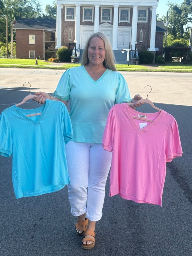 🌸☀️ June 04 Product Drop for Summer — New Arrivals! ☀️🌸

Fresh colors, breezy fits, and sunshine‑ready styles are here!

💖 From bold reds and blues to soft pastels and florals — this drop has something for every summer mood.

👗 Shop the full collection now 👉 

shopalexlayne.com/collections/2026-june-06-drop

#AlexLayneBoutique #SummerDrop #NewArrivals #ShopLocal #BoutiqueStyle #SummerReady #ShopAlexLayne