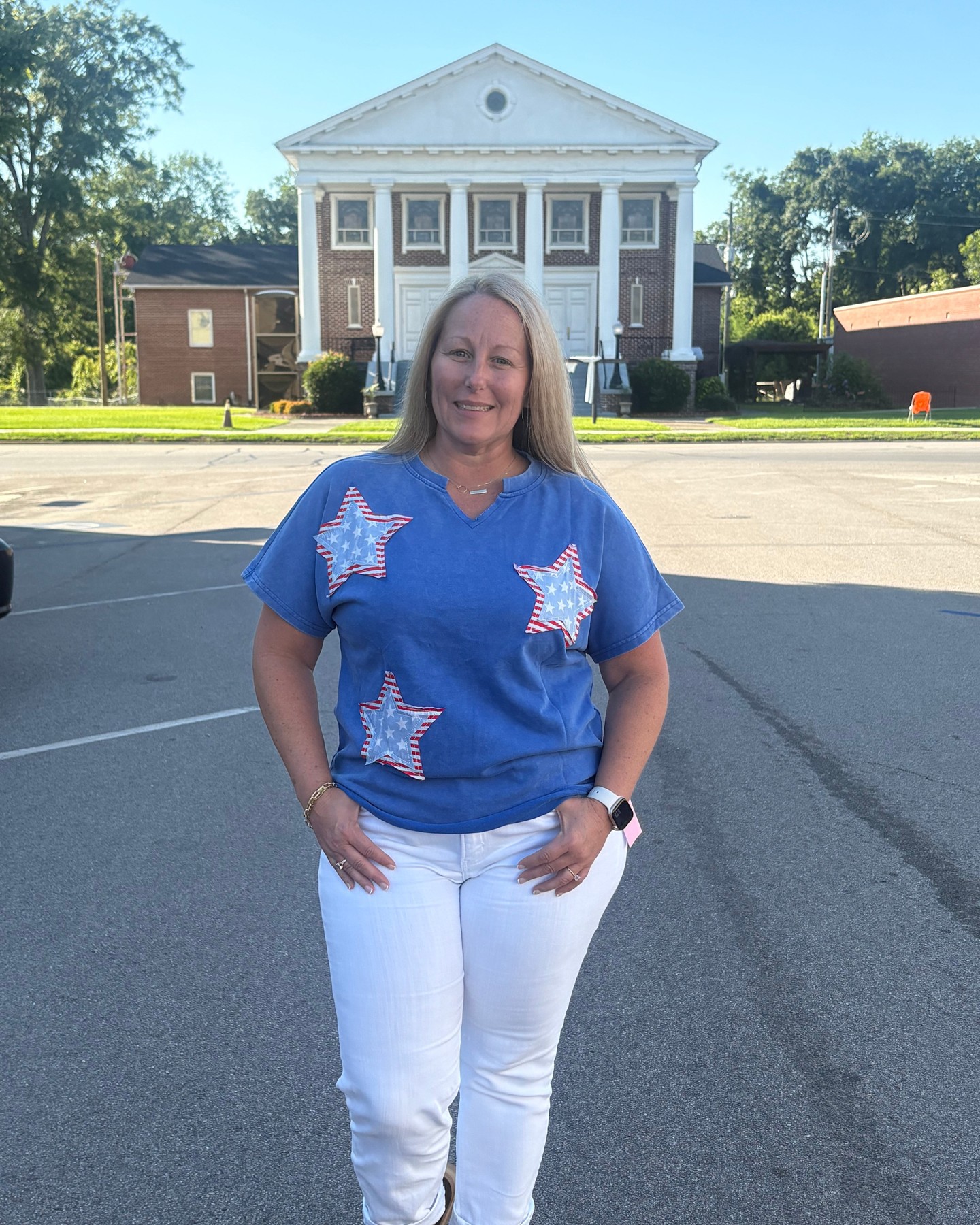 Looking for the perfect blend of style and comfort? 

Our USA Star Patchwork Notched Neck Tee is just what you need! With its soft cotton-blend fabric and unique mineral wash finish, this tee is your go-to for every casual occasion. 

Dress it up or down, you'll love how it feels! 

https://shopalexlayne.com/products/pretty-bash-usa-star-patchwork-notched-neck-tee-sky-blue-l 

#SummerStyle #CasualFashion #4thOfJuly #IndependenceDay #WardrobeEssentials