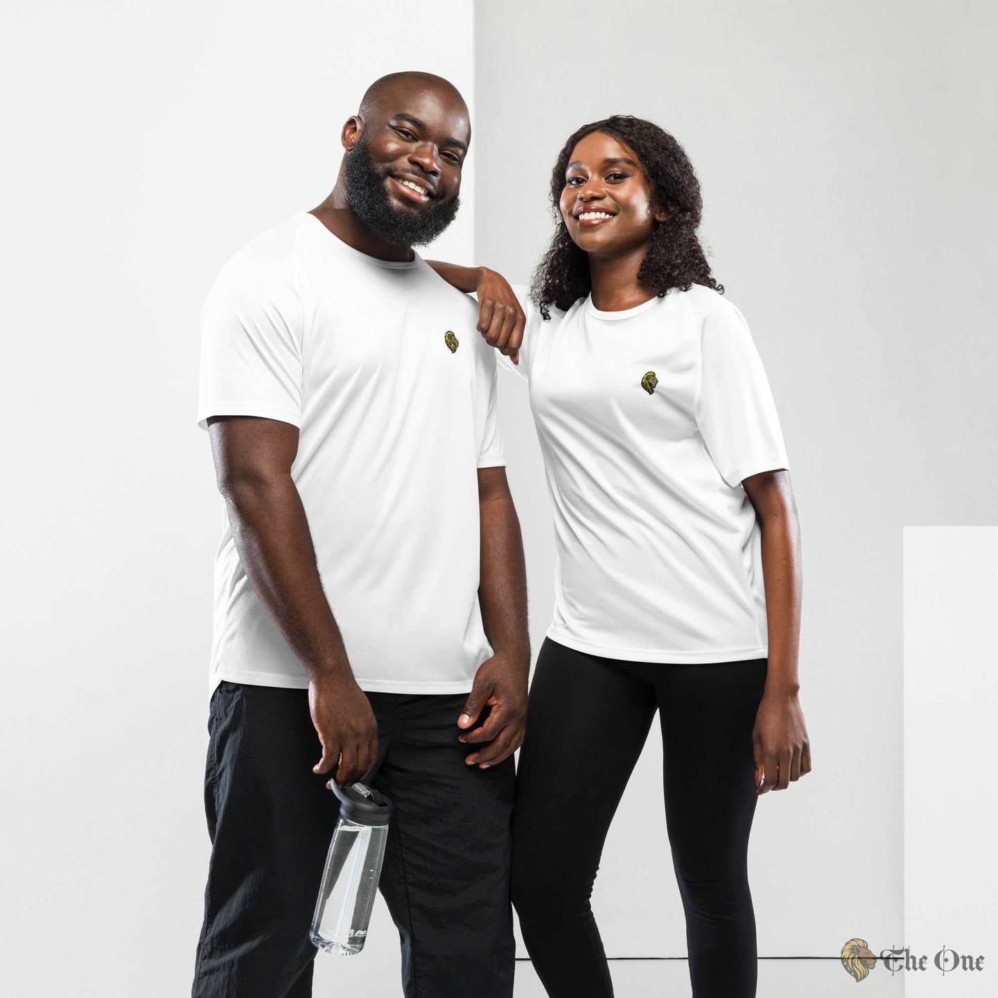 ¿Buscas comodidad y estilo en tu entrenamiento?
La camiseta deportiva unisex "The One" es tu mejor aliada. Hecha de poliéster 100% transpirable, te mantiene fresco mientras te mueves. Su diseño relajado y duradero se adapta a cualquier actividad, ¡sin sacrificar el estilo!
Haz tu pedido aquí:
#CamisetaDeportiva #RopaUnisex #EstiloActivo #EntrenamientoConEstilo #ModaDeportiva