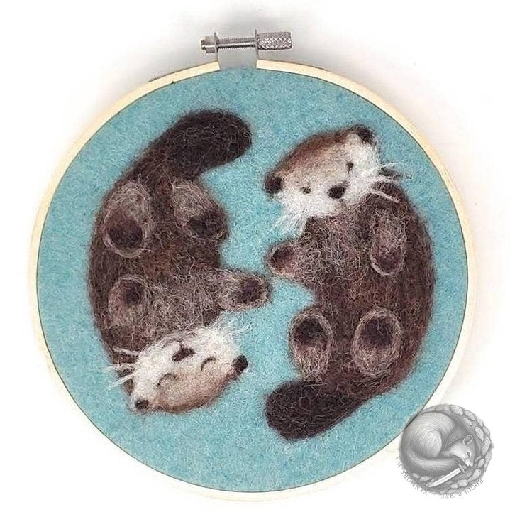 Today’s Felting Find: Otters in a Hoop Needle Felting Craft Kit
Small wool, big joy. These beginner-friendly kits from Crafty Kit Company are made on a Scottish farm with care —and a whole lot of charm.
https://ssdlr.shop/l/ccb50c7d

Make it or gift it. Stab something soft for a while. 💫

#craftykitcompany #NeedleFelting #CraftKitLove #CozyCrafts #SlowCraft #SupportSmallMakers #FiberArtLove #WomenOwned
https://roguerye.com