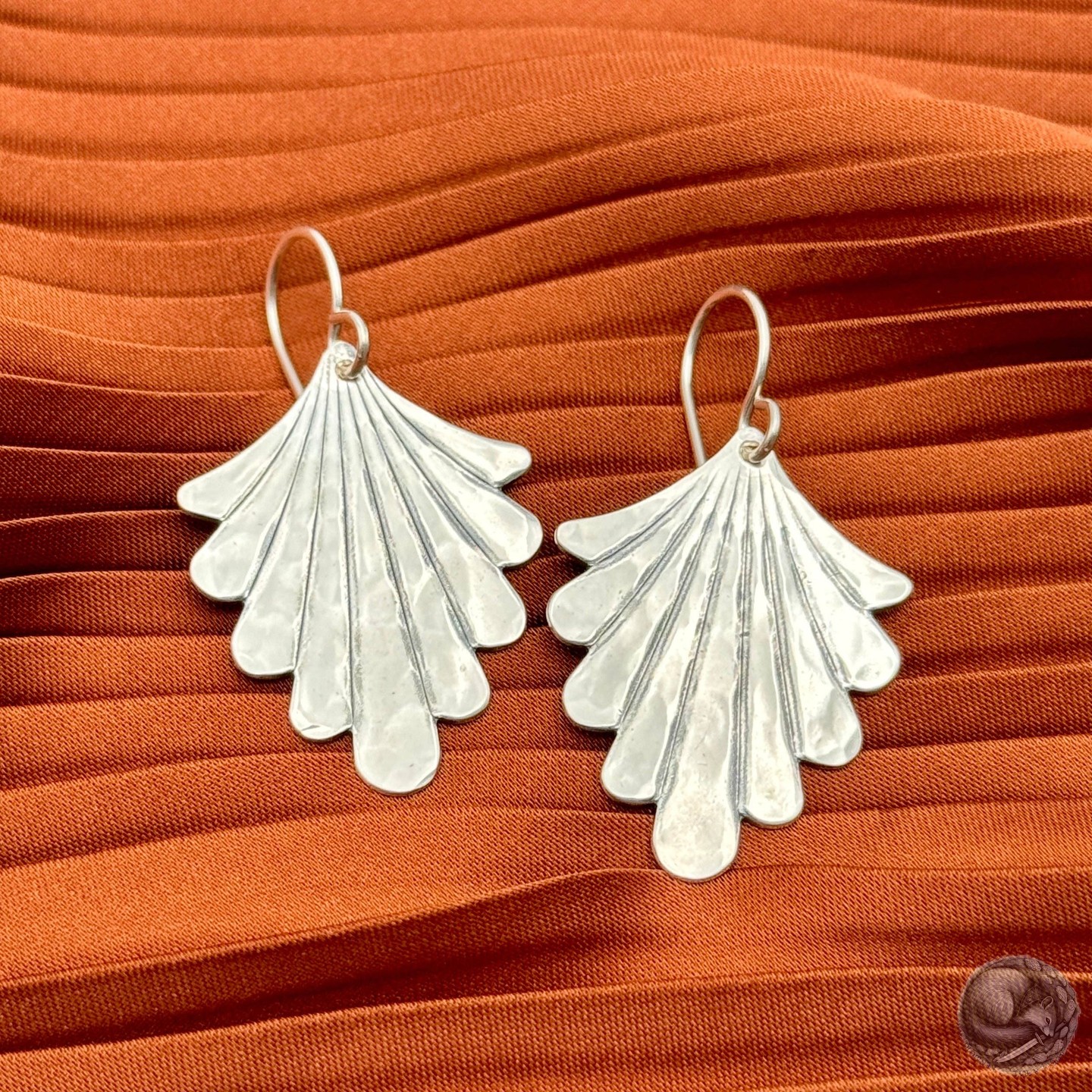 Lean in to your signature style.✨

Flight Earrings from Fluff Hardware are a small-batch treasure—crafted to last, easy to reach for, like they were always yours.

Find it at https://ssdlr.shop/l/07734f02

Make space for your favorite self.
https://roguerye.com

#Handmade #WearableArt #ShopSmall #RogueAndRye