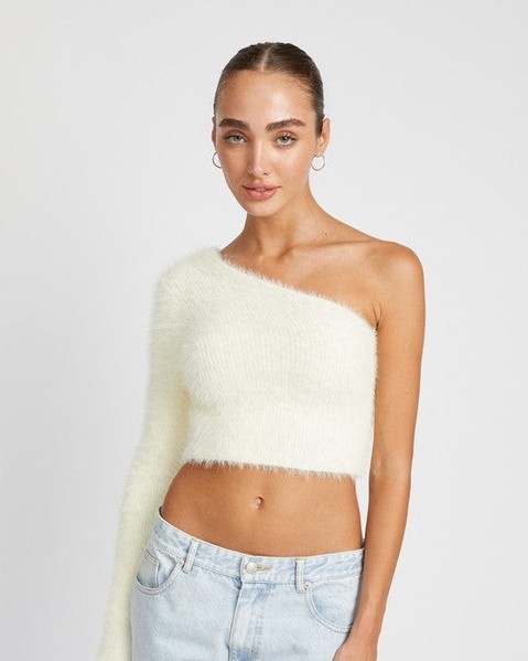 Who said comfort can’t be chic? 😍 

Meet your new wardrobe essential: the One Shoulder Fluffy Sweater Top. This unique piece combines daring style with the softest feel—like a warm hug that tells the world you’re ready to take on anything!

Perfect for making a statement, whether you’re out with friends or cuddled up at home. 

Snag yours now for only $41.85 and show off that fabulous flair! ✨ 

#FashionFinds #CozyChic #OneShoulderStyle #WardrobeEssentials #FashionsEnvy