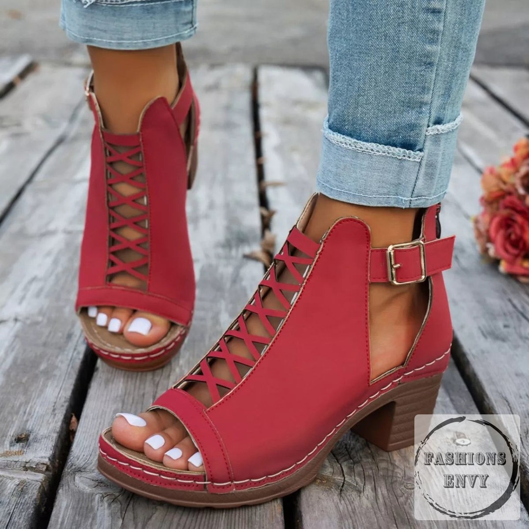 Searching for the perfect blend of style and comfort? 

These Buckle Block Heel Sandals are your answer! With their strappy elegance and all-day wearability, they're perfect for everything from the office to dinner dates. 

Adjustable straps ensure a custom fit, while the mid-height heel keeps you comfy all day long. 

 

#BlockHeelSandals #StrappyElegance #ComfortInStyle #NewArrivals #FashionFinds