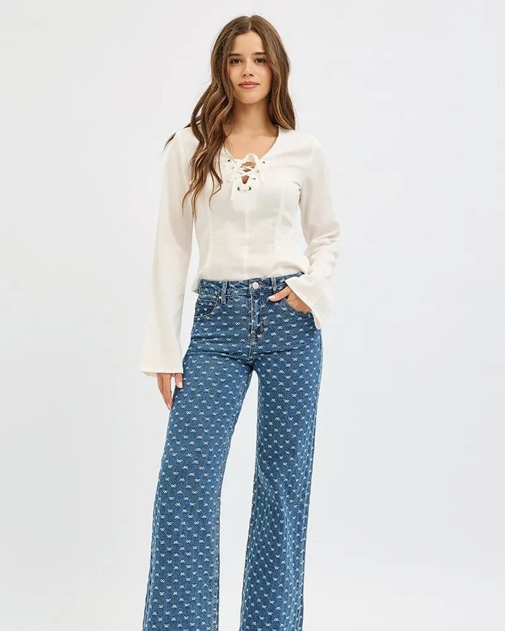 Who knew comfort could look this chic? 

Meet your new obsession—our RISEN Wide Leg Jeans with Bow Embroidery! 

These jeans combine a high-rise fit with trendy wide legs and delightful bow details, perfect for any occasion. 

Feel effortlessly stylish and comfortable all day. Whether you’re heading to brunch or a night out, these jeans will have you turning heads. Grab yours now for only $56.10! 

Shop here: 

#WideLegJeans #BowEmbroidered #FeminineFashion #FashionEnvy #NewArrivals