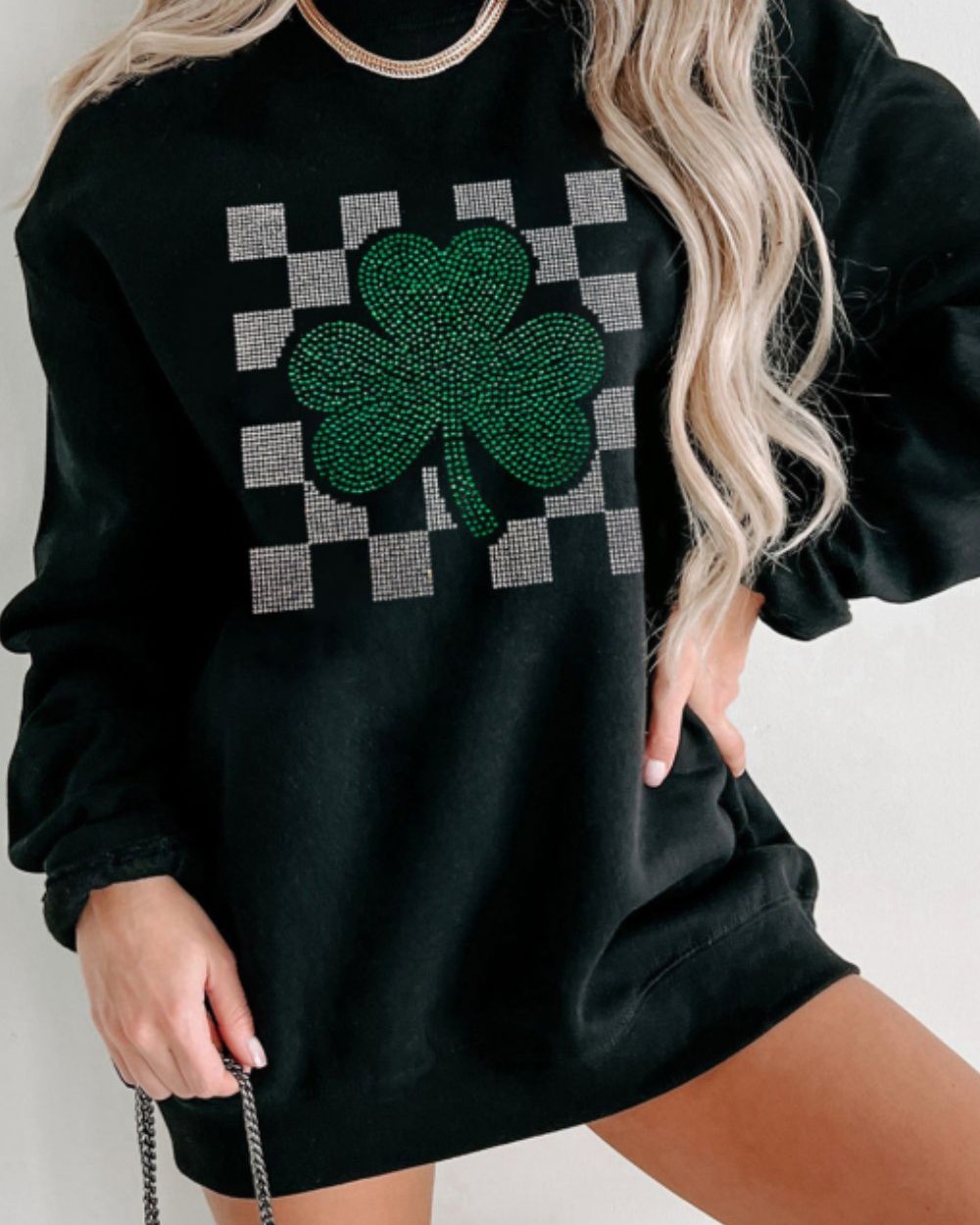 Did you know that a little sparkle can brighten your whole day? ✨

Our Rhinestone Checkered Lucky Clover Round Neck Sweatshirt combines comfort with a touch of glam. Made from a soft blend of cotton and polyester, it’s perfect for cozy days out or lounging at home. 

Grab yours now! 
 

#FashionFinds #CozyChic #SparkleAndShine #NewArrivals #SweatshirtStyle