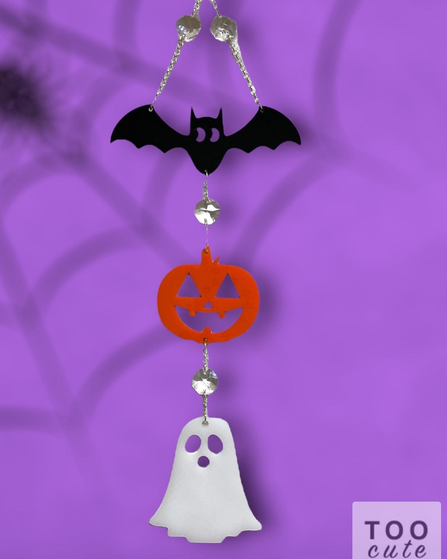 🦇✨ Get ready to cast a spell of color this Halloween! Our Halloween DIY Suncatcher Kit is the perfect way to add festive flair to your home! 🎃👻

What’s included? 
🌈 Crystal-clear acrylic Bat, Pumpkin & Ghost 
✨ Sparkling Strass components for that extra shine 
🛠️ Everything you need to create 1 stunning suncatcher 

All this for just $20.19! Grab yours now and make your windows come alive! 

👉 https://ssdlr.shop/l/7fdb0447 

#HalloweenDecor #DIYCrafts #SuncatcherMagic #TooCuteBeads #FallVibes
