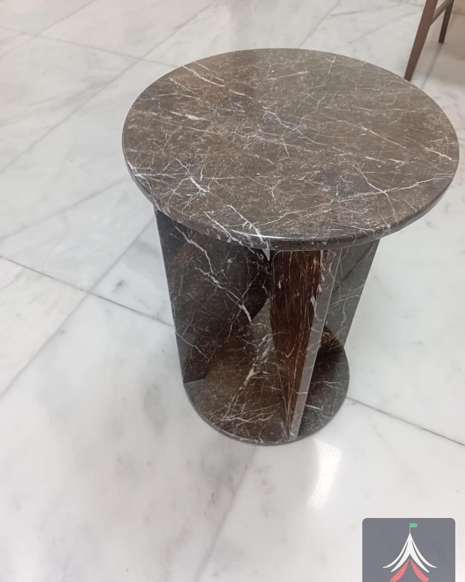 Who knew a side table could be a showstopper? ✨ 

Meet the Marble side table—a stunning blend of natural beauty and modern function. 

Its chic, round marble top (45 cm diameter) adds a touch of luxury, while the sleek metal base keeps things light and airy. 

Perfect for your living room or bedroom, it’s the ideal spot for lamps, drinks, or your favorite decor. 

Bring elegance into your space today for Dhs. 535.00! 

Shop now: https://ssdlr.shop/l/6ddef99f 

#HomeDecor #MarbleElegance #InteriorDesign #FurnitureGoals #LuxuryLiving