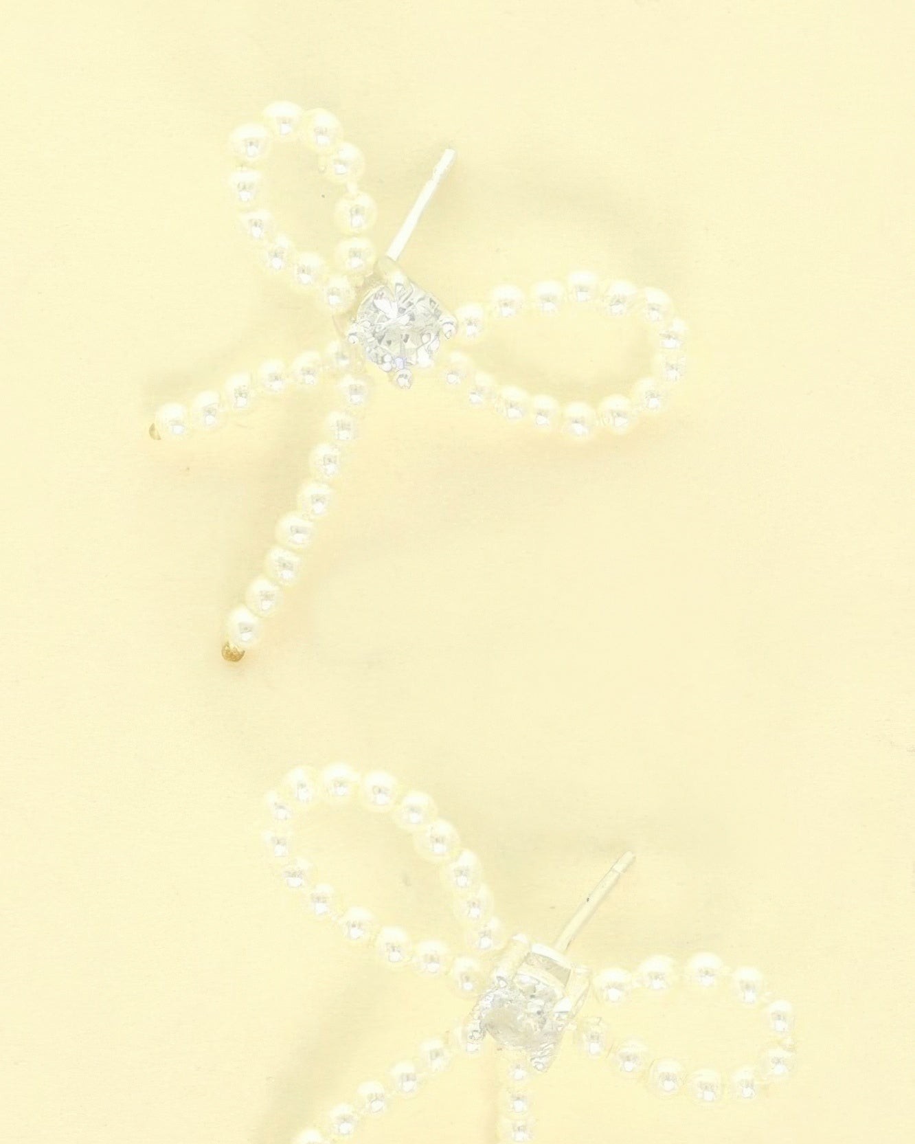 Who says elegance can’t be playful? ✨
Meet your new favorite accessory: the Jeweled Long Tail Bow Ribbon Earrings!
Crafted with intricate details and a sprinkle of sparkle, these earrings are the ultimate blend of chic and charming.
Whether you're heading to a fancy dinner or just want to jazz up your everyday outfit, these beauties have you covered.
Why settle for ordinary when you can shine? Now at $9.20, it's time to treat yourself!
https://itsagirlyplace.com/discount/ISJVE20?redirect=/products/wh3sla-ey3158-id-wh300026569
#JewelryGoals #EarringsOfTheDay #AccessoryLove