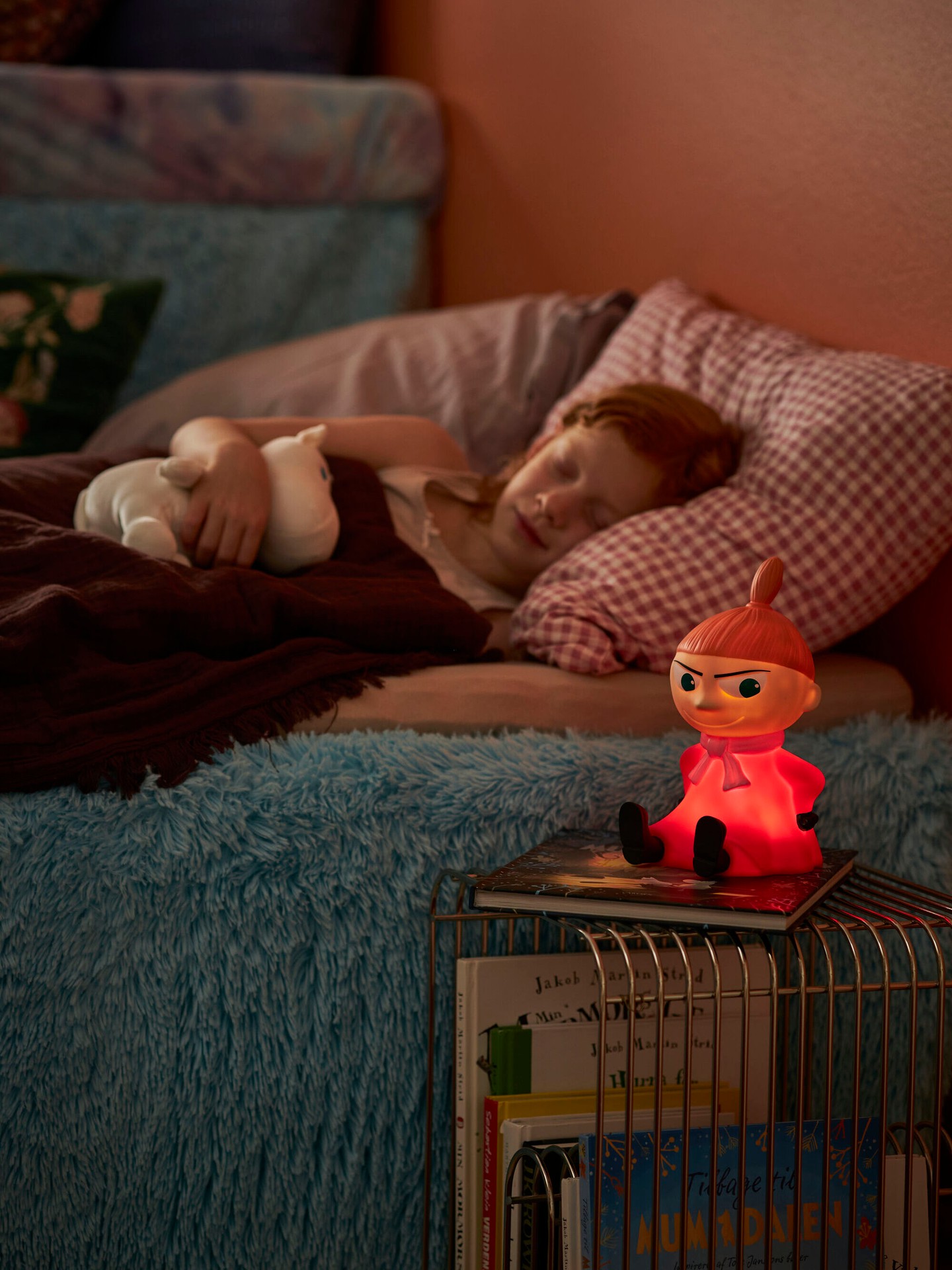 Lille My passer på dig denne Halloween!🎃

Kollektionen giver dig alt fra bamser til krus. Og nogle af træfigurerne er stadig tilgængelige.

Lad Lille My tage med dig hjem denne Halloween👻

#Moomin #Mumitroldene #Dsignhouse #NordicDesign #Muurla #Hygge #Interiør
#moomin #dsignhouse #mumitroldene #tovejansson #pippilangstrømpe #emilfralønneberg #toy #cozyhome #familytime